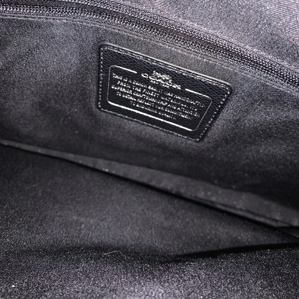 AUTHENTIC- COACH Christie Cross Grain Leather Carryall in Black and Taupe. - Picture 5 of 8